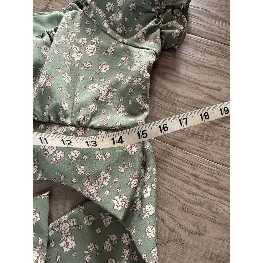 Altar’d State Boho Green Floral Cropped Wrap Top Medium